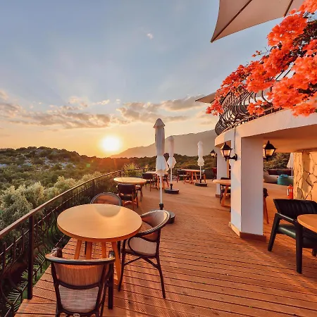 Hill House Adult Only 4*