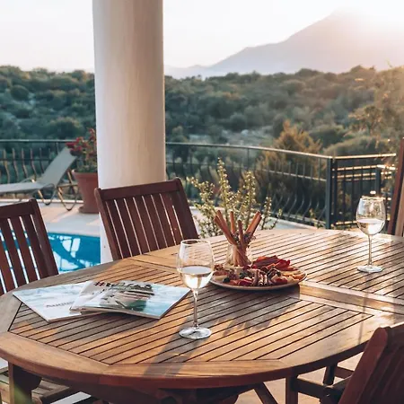 Hill House Adult Only Szálloda 4*
