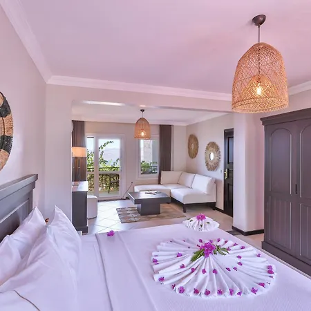 Hill House Adult Only 4*