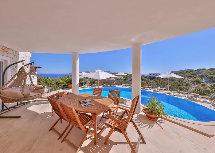 Hill House Adult Only Szálloda 4*