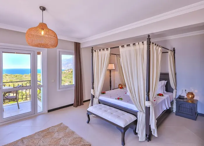 Hill House Adult Only Szálloda 4*