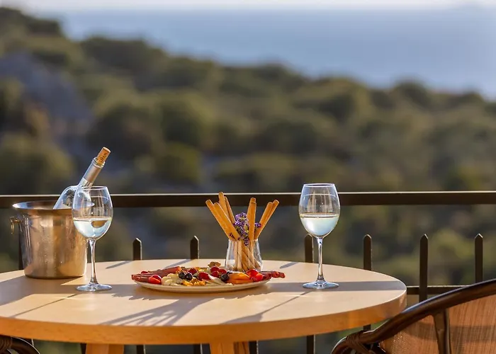 Hill House Adult Only Szálloda 4*